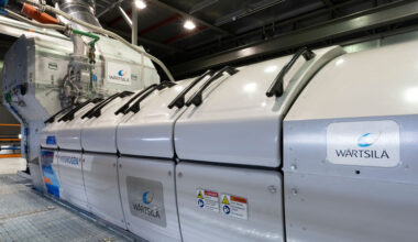 “World first” large-scale 100% hydrogen engine supplies power to Spanish grid