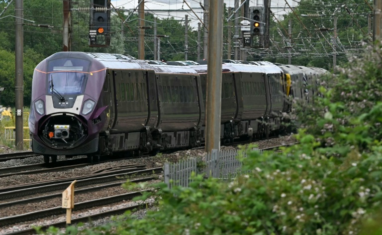 Driver killed, 28 in hospital as UK train collision probed