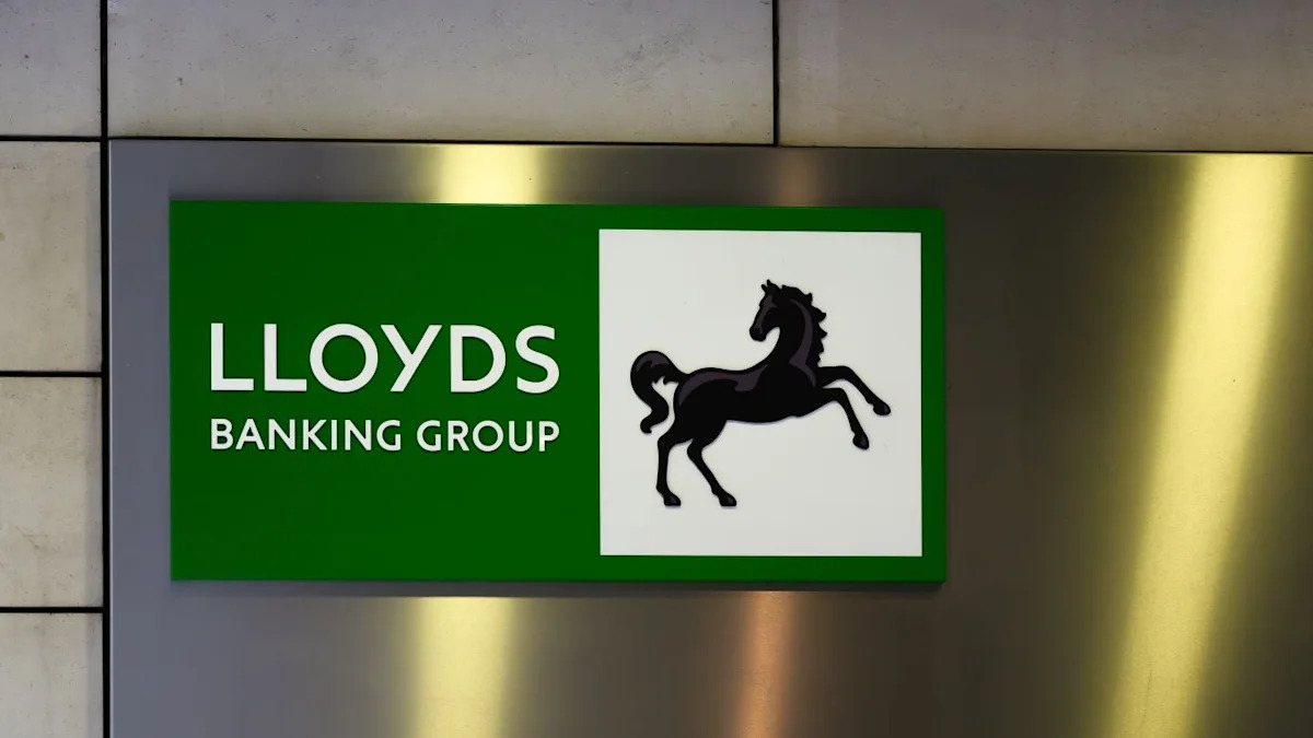 Lloyds targets £2bn in cost cuts by 2030