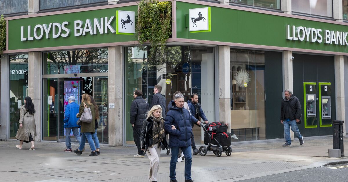 Lloyds to pay £829 compensation to customers | Personal Finance | Finance