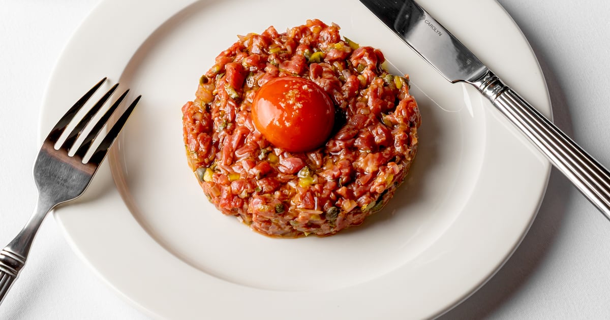 The London restaurant serving beef tartare with Irish crisps: ‘You scoop it up with a Tayto directly’ – The Irish Times