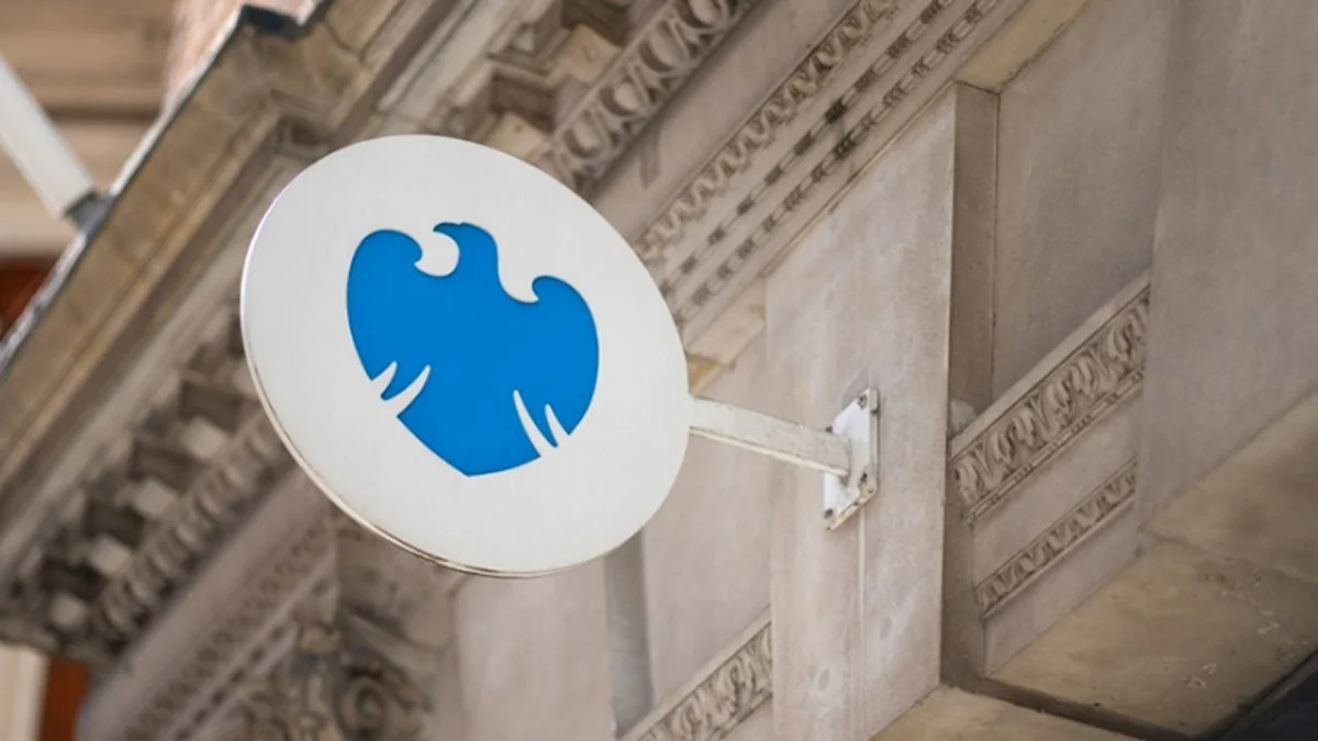Barclays falls despite lifting income target and unveiling larger buyback
