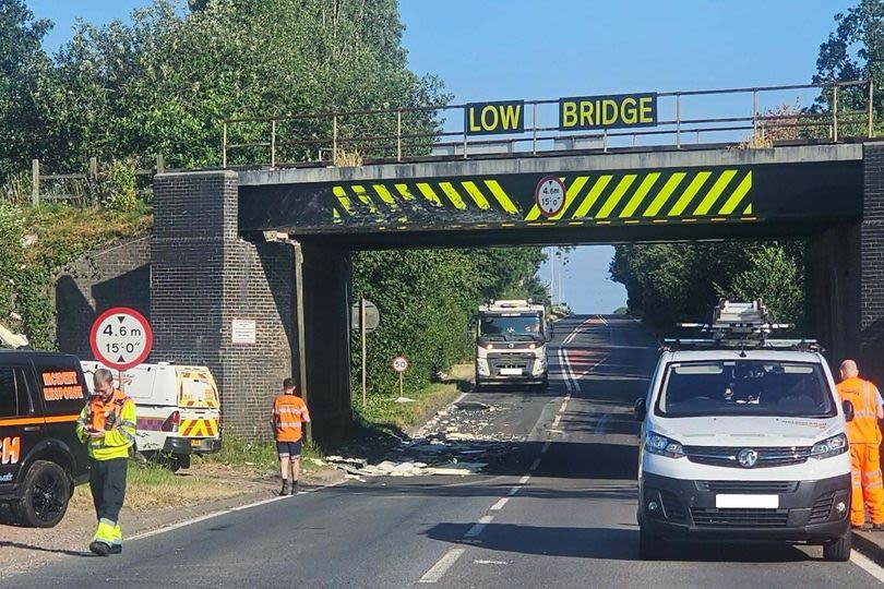 A5 Hinckley closed after lorry strikes 'Britain's most bashed bridge'