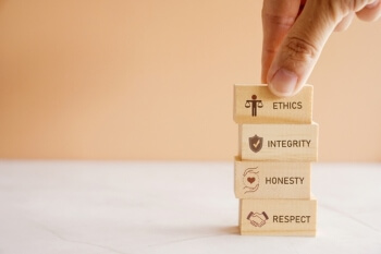 Anti-corruption body urges UK to toughen council codes of conduct
