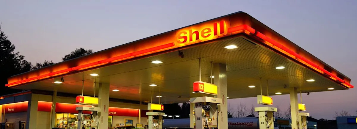 Shell (LSE:SHEL) Could Be 5% Undervalued As Chemicals Sale Interest Builds