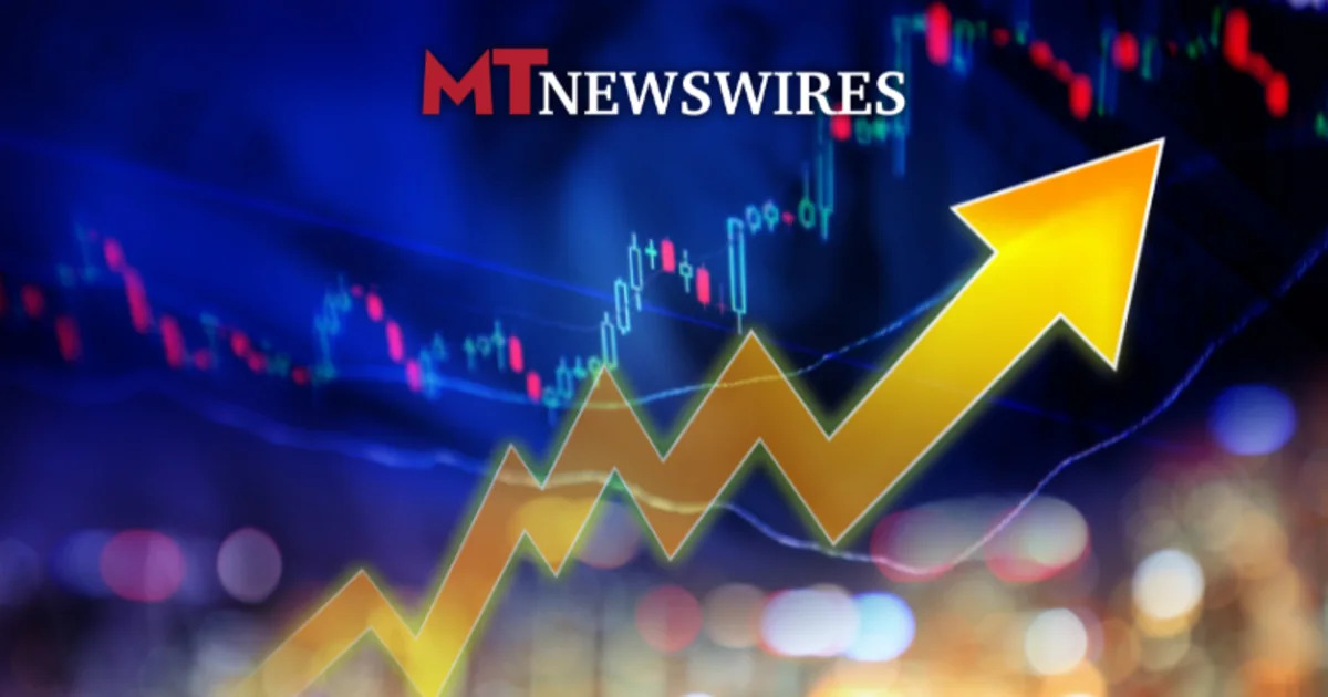 UK's FTSE 100 Closes Week in Green; Shell Gains
