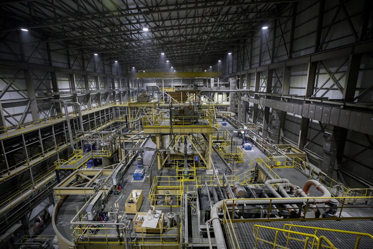Canada Swings to Trade Surplus as Oil, Gold Exports Jump