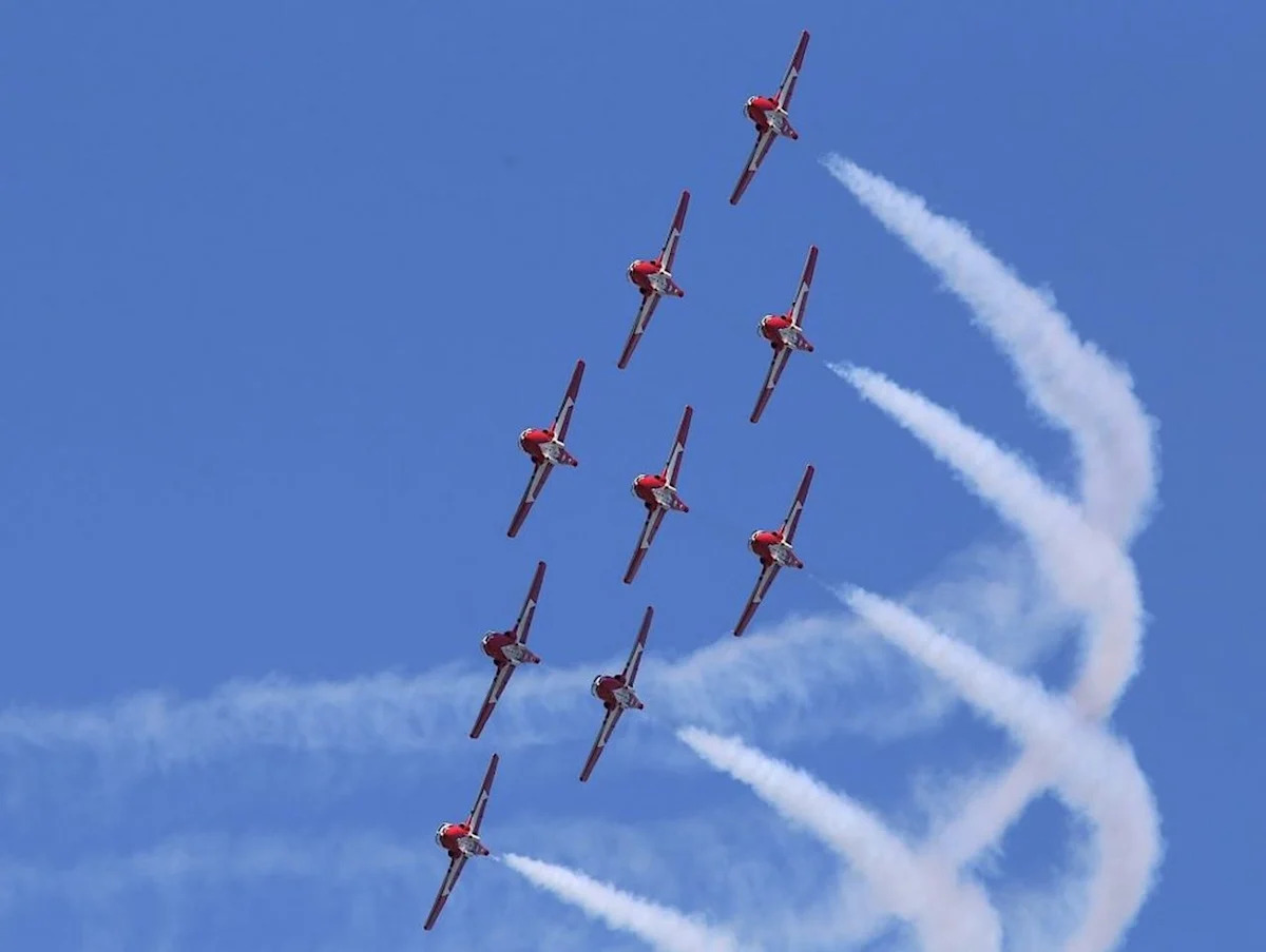 EDITORIAL: Carney leaves Snowbirds running out of runway