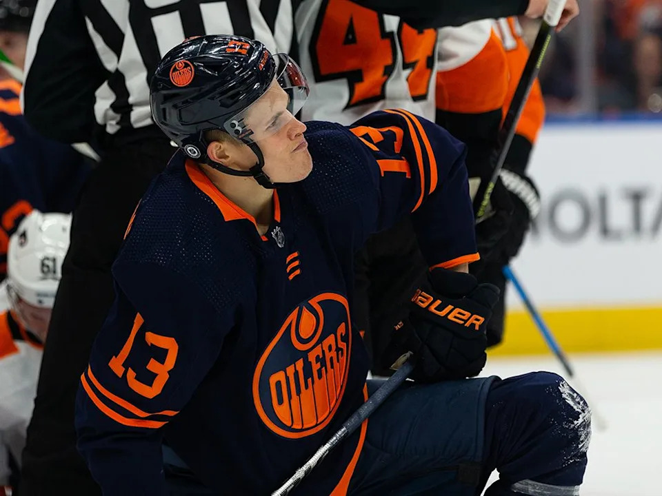 Edmonton Oilers’ Jesse Puljujarvi (13) reacts to a save by Philadelphia Flyers’ goaltender Carter Hart (79) during first period NHL action at Rogers Place in Edmonton, on Wednesday, Oct. 27, 2021. Photo by Ian Kucerak
