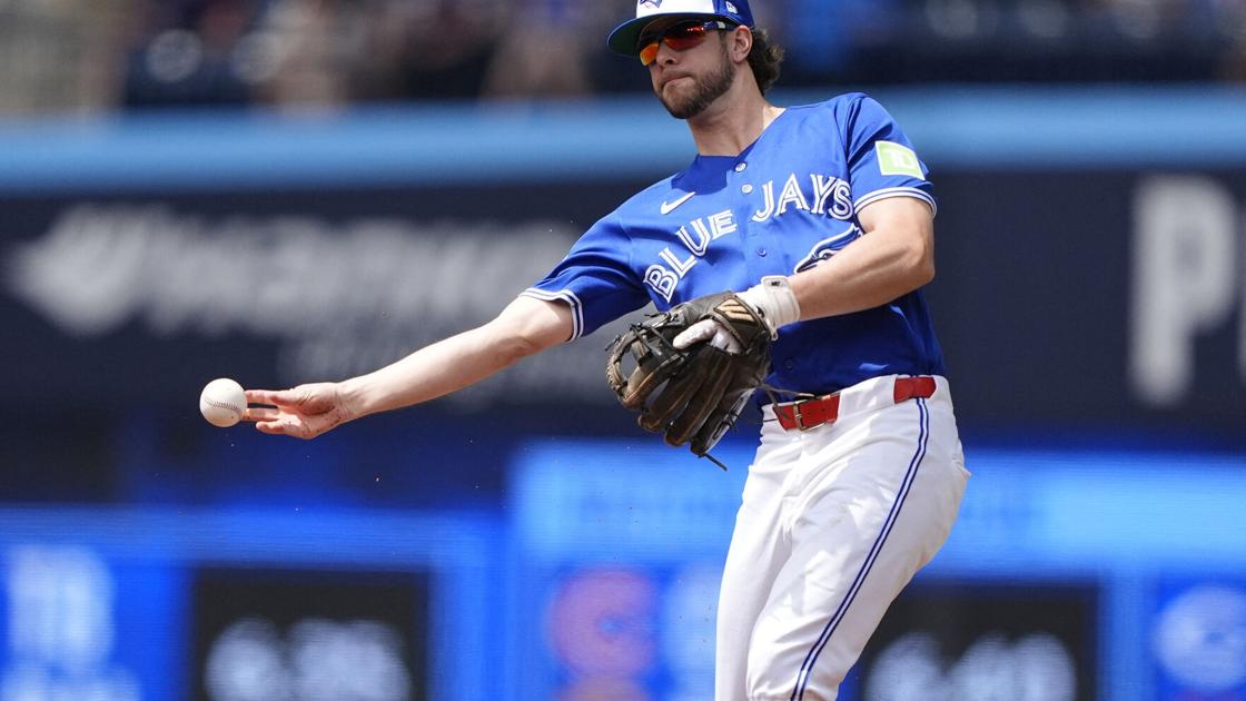 Blue Jays star Ernie Clement 'feels the love' in Toronto