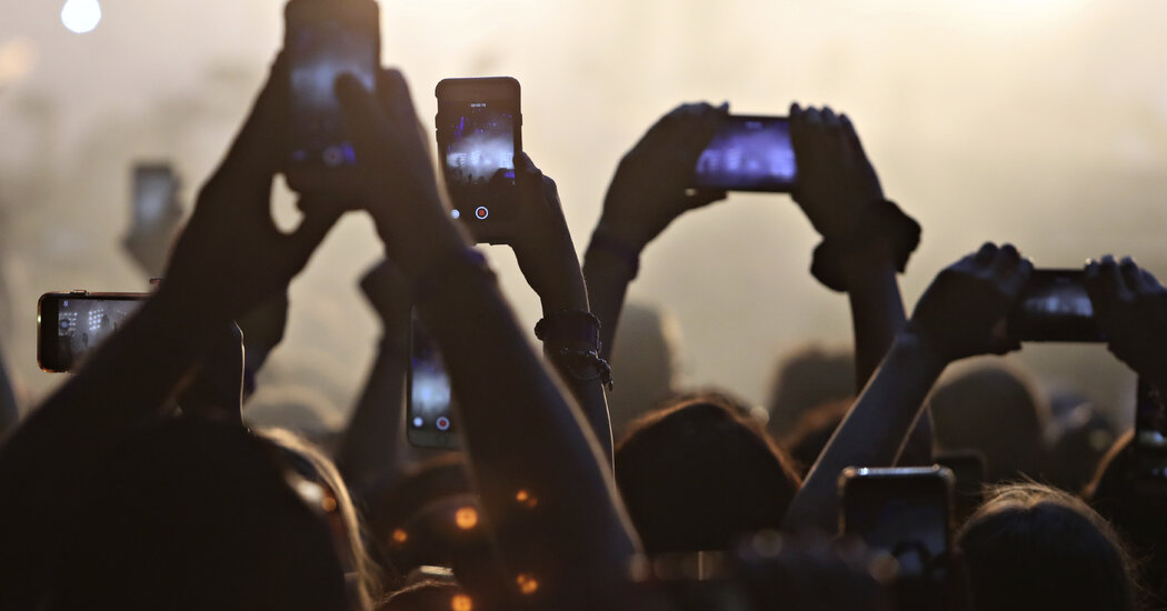 Canada Moves to Ban Social Media Use for Youth Under 16