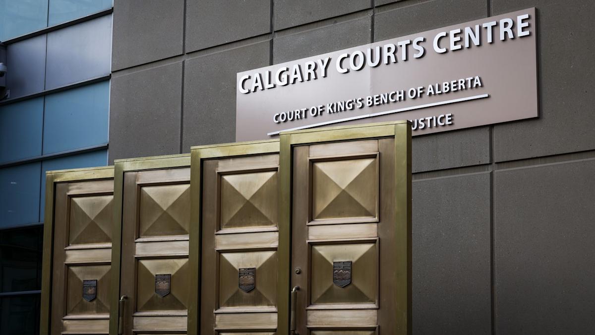 Former Calgary leaders opposing police request to keep phones seized in investigation