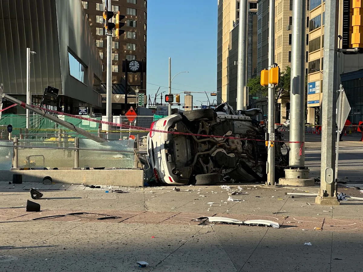 Crash at downtown Edmonton train station causes road closures, commuter delays