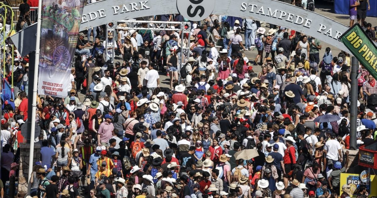 National Newswatch | 'Yahoo!:' Alberta and Calgary beef over Stampede…