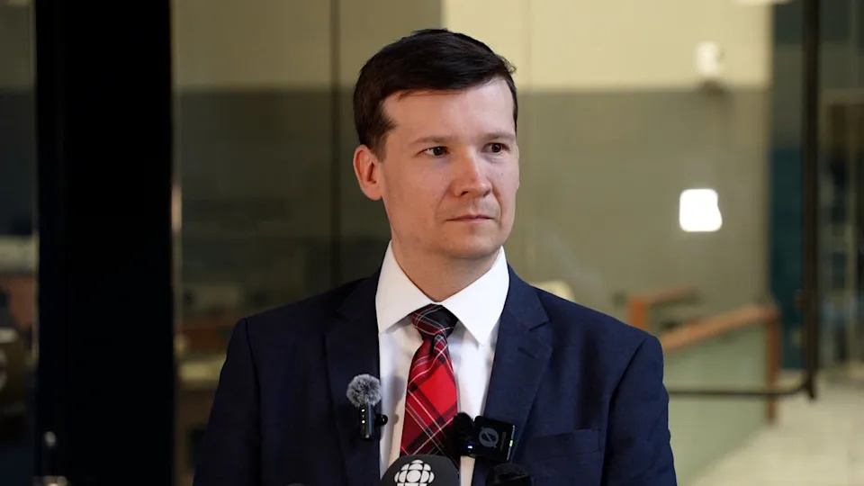 Calgary Mayor Jeromy Farkas weighed in Thursday with his thoughts on the Stay Free Alberta petition, and the possibility of a question about the province's place in Canada included in October's referendum.