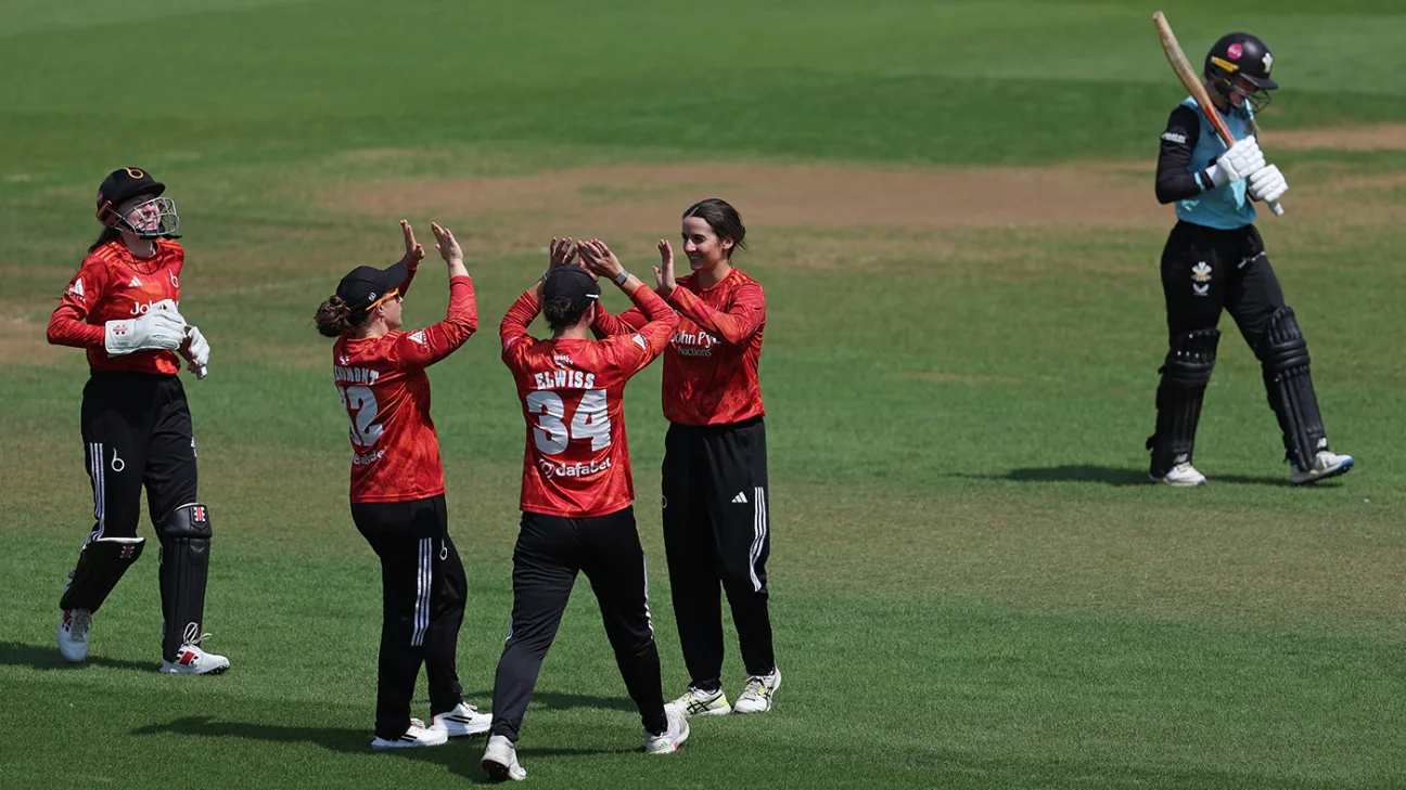 Women's T20 Blast - Knott four, Ballinger three as Blaze rout Surrey in semi
