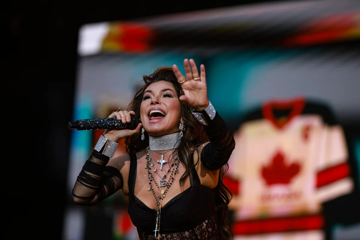 Shania Twain says it was 'really special' performing for fans at a small Toronto bar: 'I've really made it now'