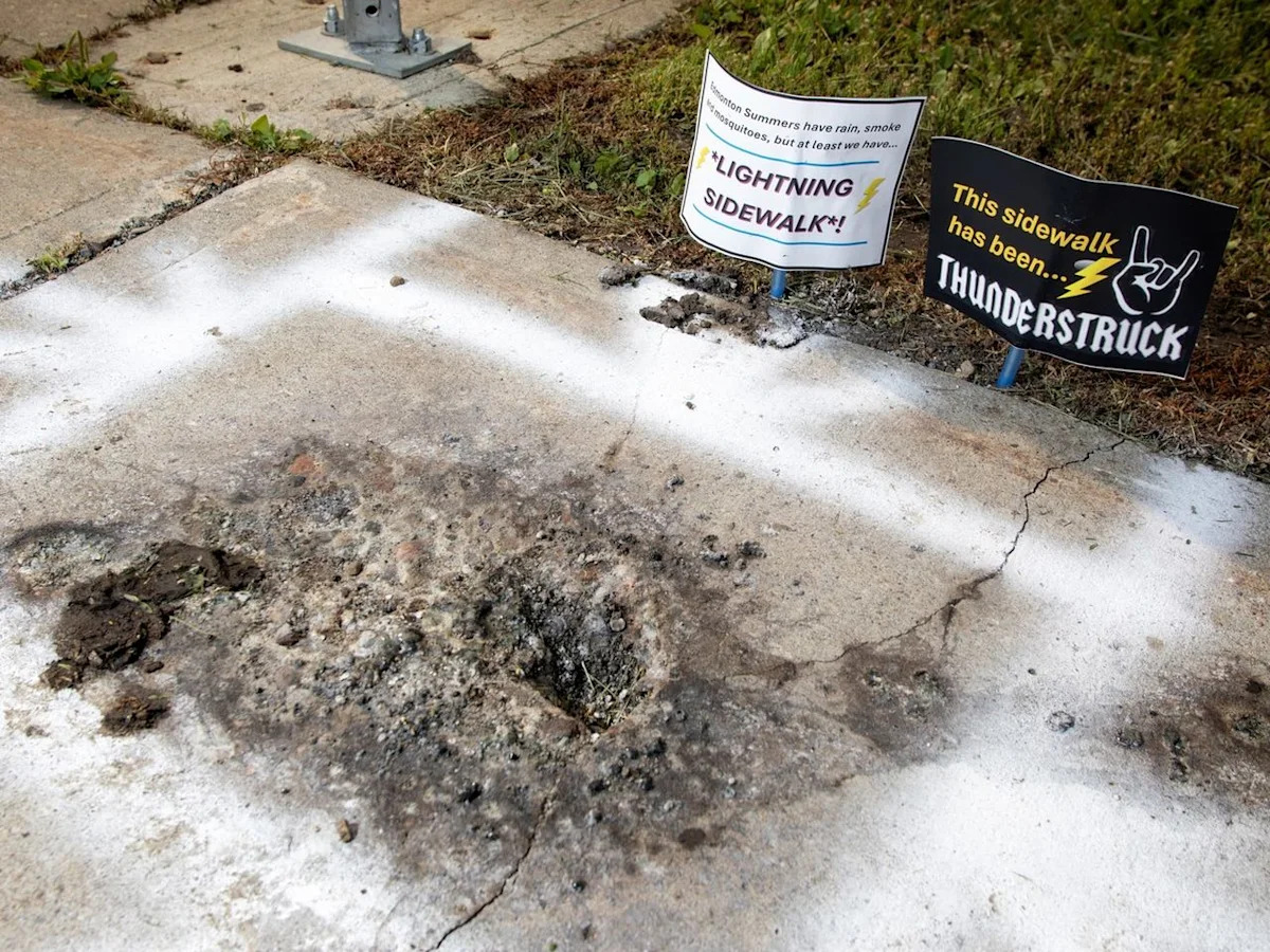 Thunderstruck: Lightning strikes sidewalk, fire hydrant in north Edmonton