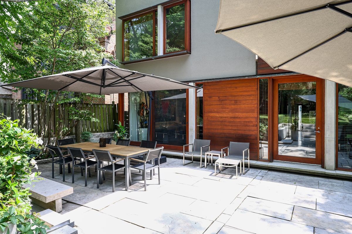 Tariffs dampen CMHC forecast, Toronto’s population shrinks and the Home of the Week: Canadian real estate news for the week of July 24
