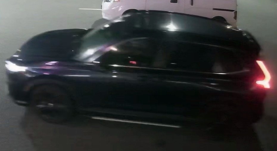Toronto Police release photo of a car connected to two attacks on Jewish-owned bakeries