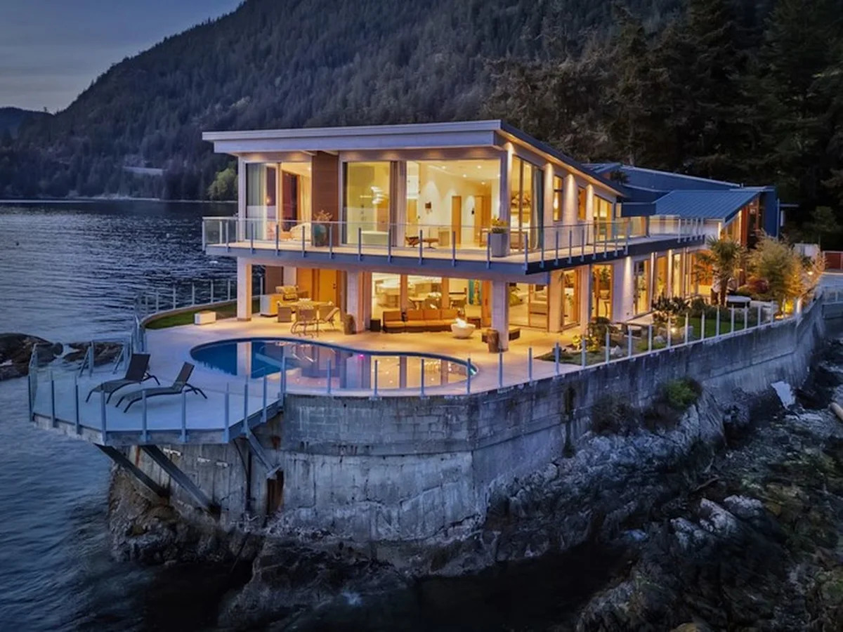 Hollywood North's famous Fear house is for sale — again