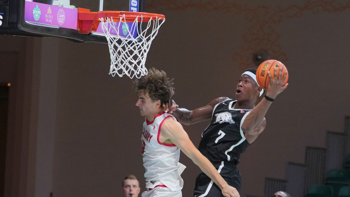 Arkansas Dominates First Half, Beats Calgary 105-48