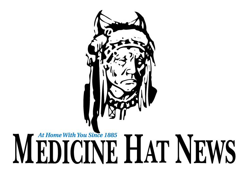 Calgary officer shot, suspect dead after chase and gunfire in city park