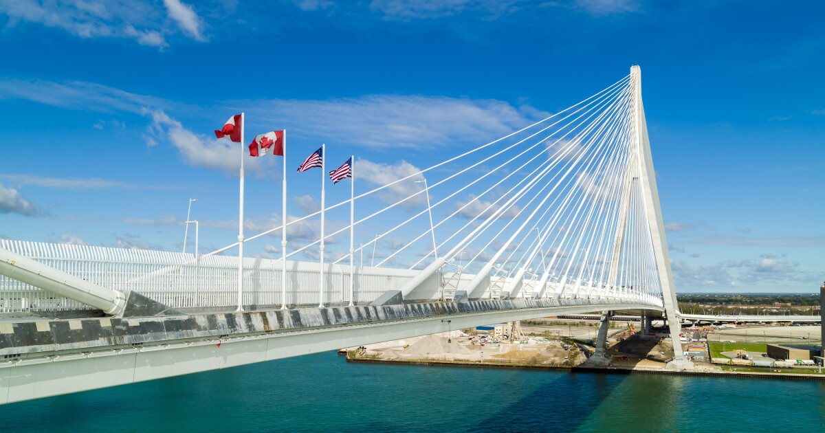 Huge US-Canada bridge sets new record for North America