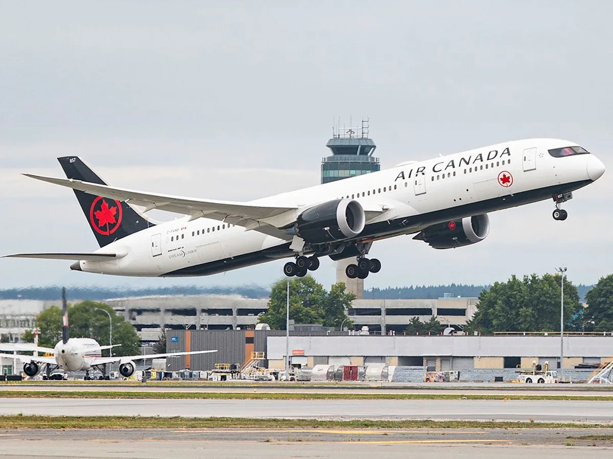 Air Canada posts loss, lowers guidance as fuel costs jump nearly 50%