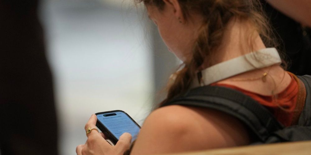 Ottawa wants to block kids from social media. How would age verification work?
