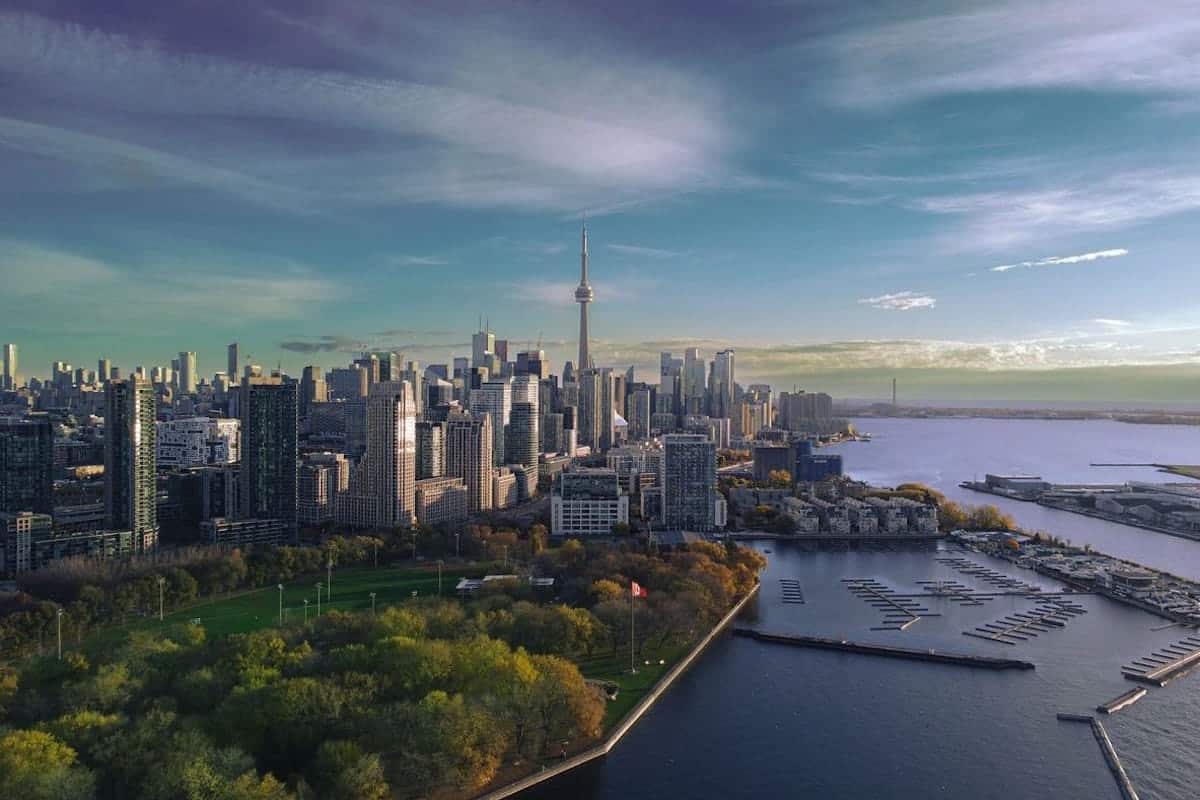 Canada invites 1,000 Canadian Experience Class candidates to apply for permanent residence