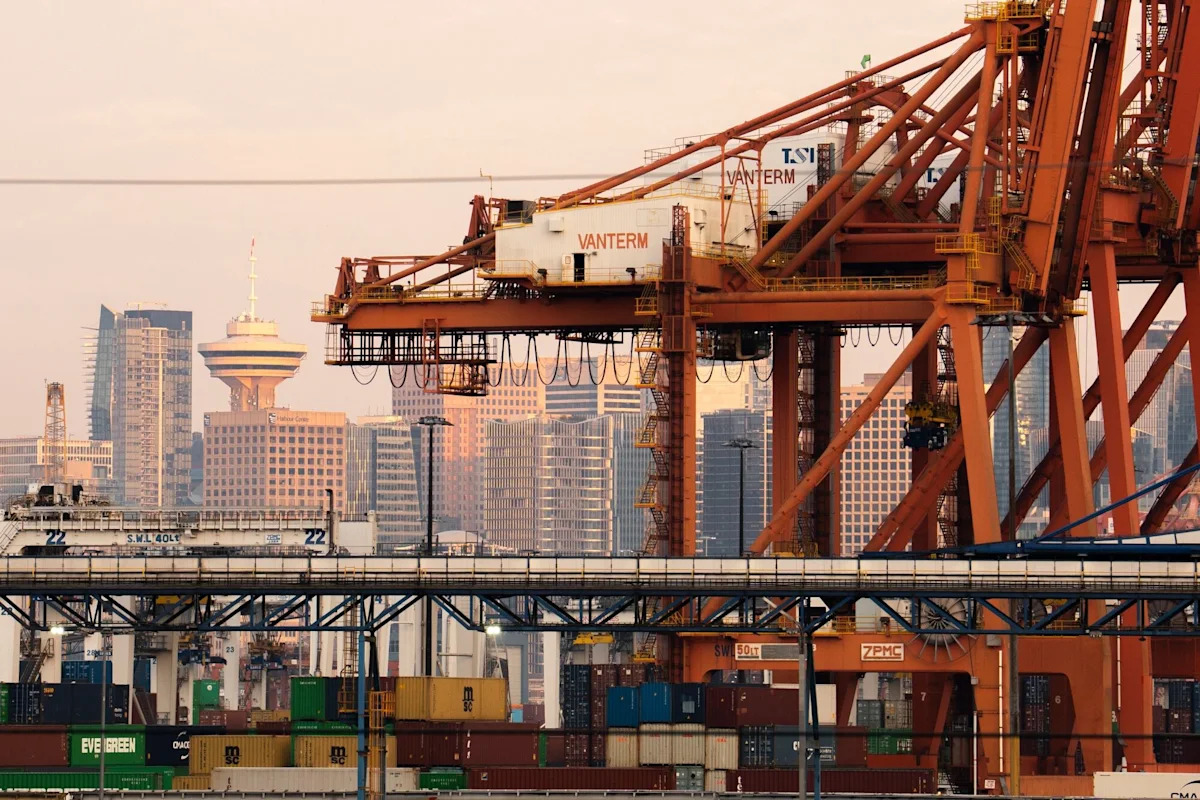US Tariffs on Canada Go Into Effect, Prompting Retaliation
