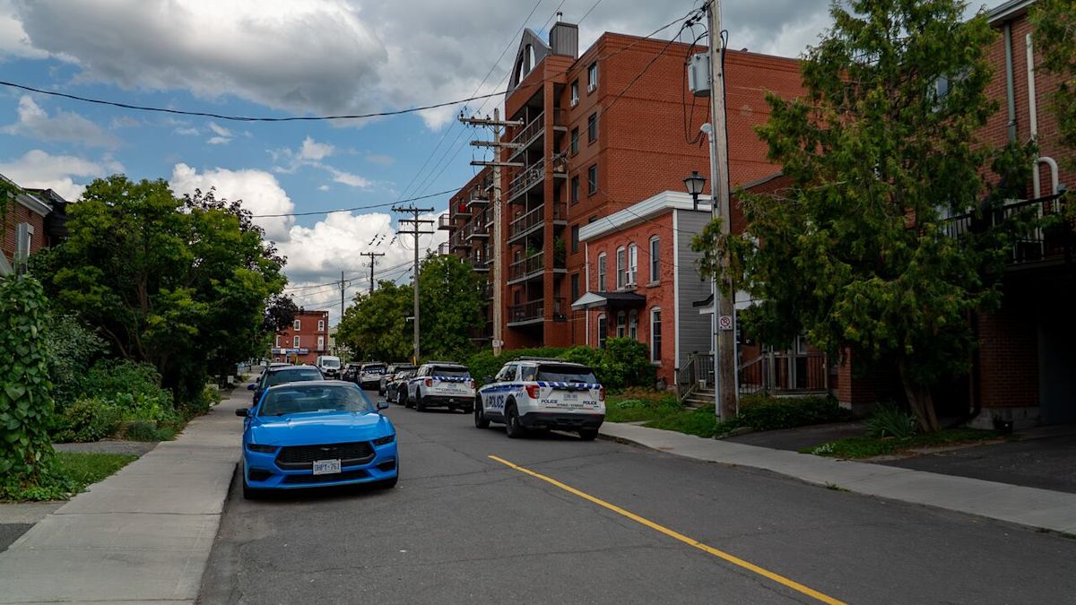 Police investigation underway into Lowertown death, fatal western Quebec crash