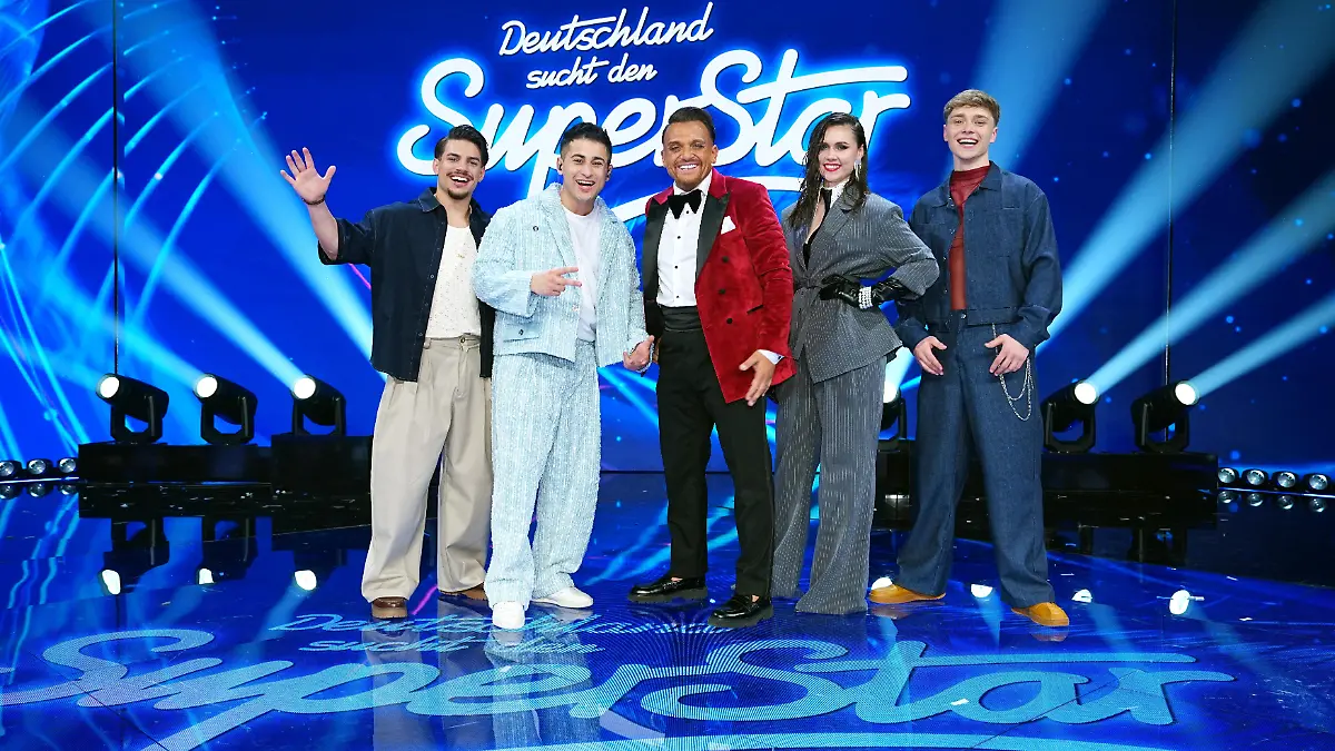 Die Finalisten stehen fest: V.l.: Paco Simic, Abii Faizan, Menowin, Constance und Tyrell Hagedorn.
