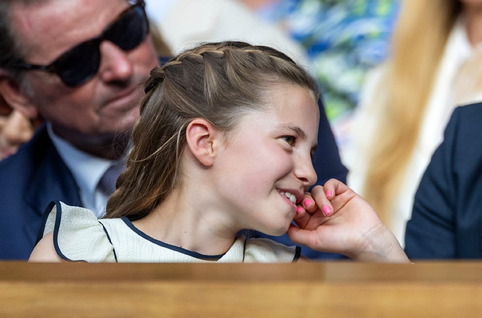 Nagelneuer Anstrich! Schon im Juli letzten Jahres überraschte Charlotte mit ihrer farbenfrohen Maniküre