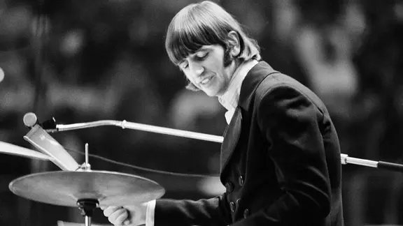 Ringo Starr, Mitglied der Beatles, bei einem Konzert in der Grugahalle in Essen am 25.06.1966 | picture alliance/United Archives | Werner Otto Ringo Starr, Mitglied der Beatles, bei einem Konzert in der Grugahalle in Essen am 25.06.1966