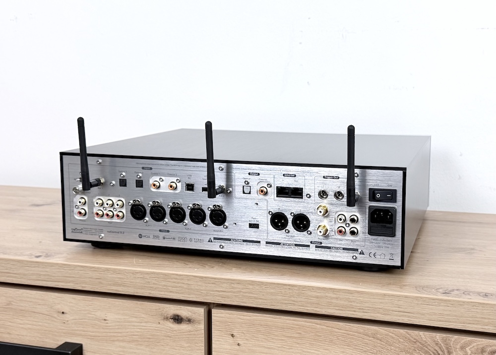 Nubert Ambient Line nuControl X 2 Rueckseite Seitlich