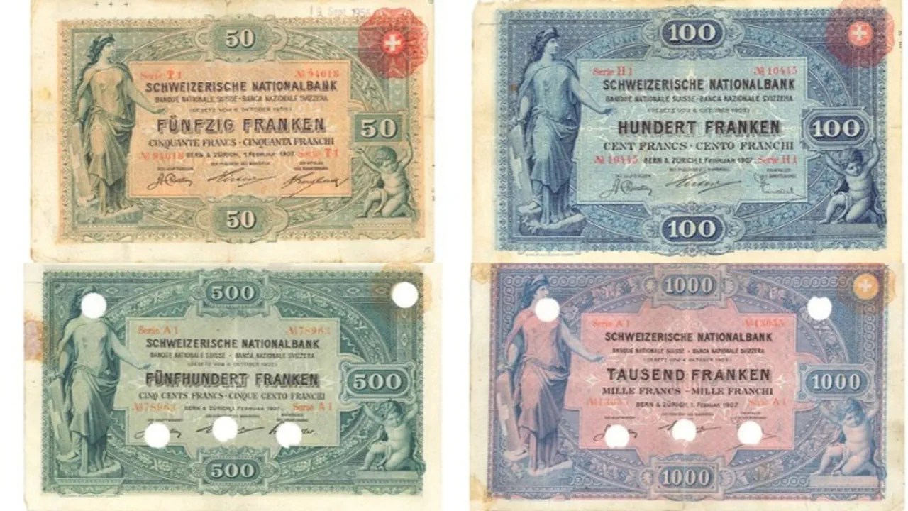 La première série de billets de banque de la BNS : le délai entre la création de la BNS en 1906 et l'ouverture de ses guichets n'a pas été suffisant pour créer de nouveaux billets. C'est pourquoi il a été décidé d'imprimer ces billets provisoires sur le modèle des anciens billets des banques d'émission, en y ajoutant une rosette rouge ornée de la croix suisse.