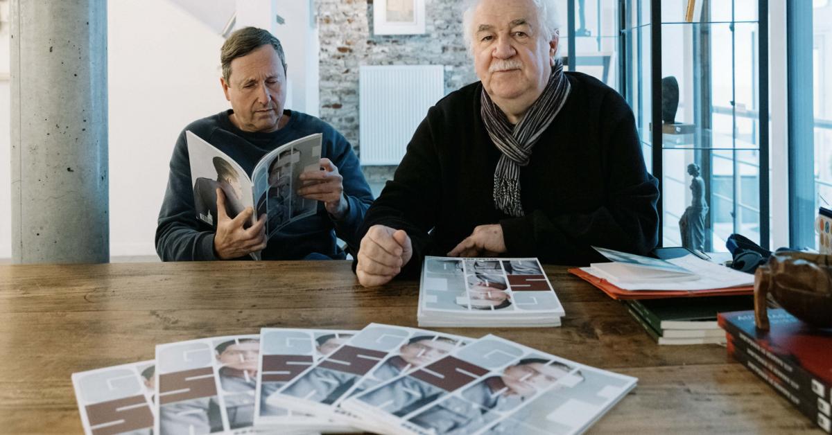 Des clichés inédits et colorisés de Norbert Ghisoland, photographe de Frameries, à découvrir dans un livre