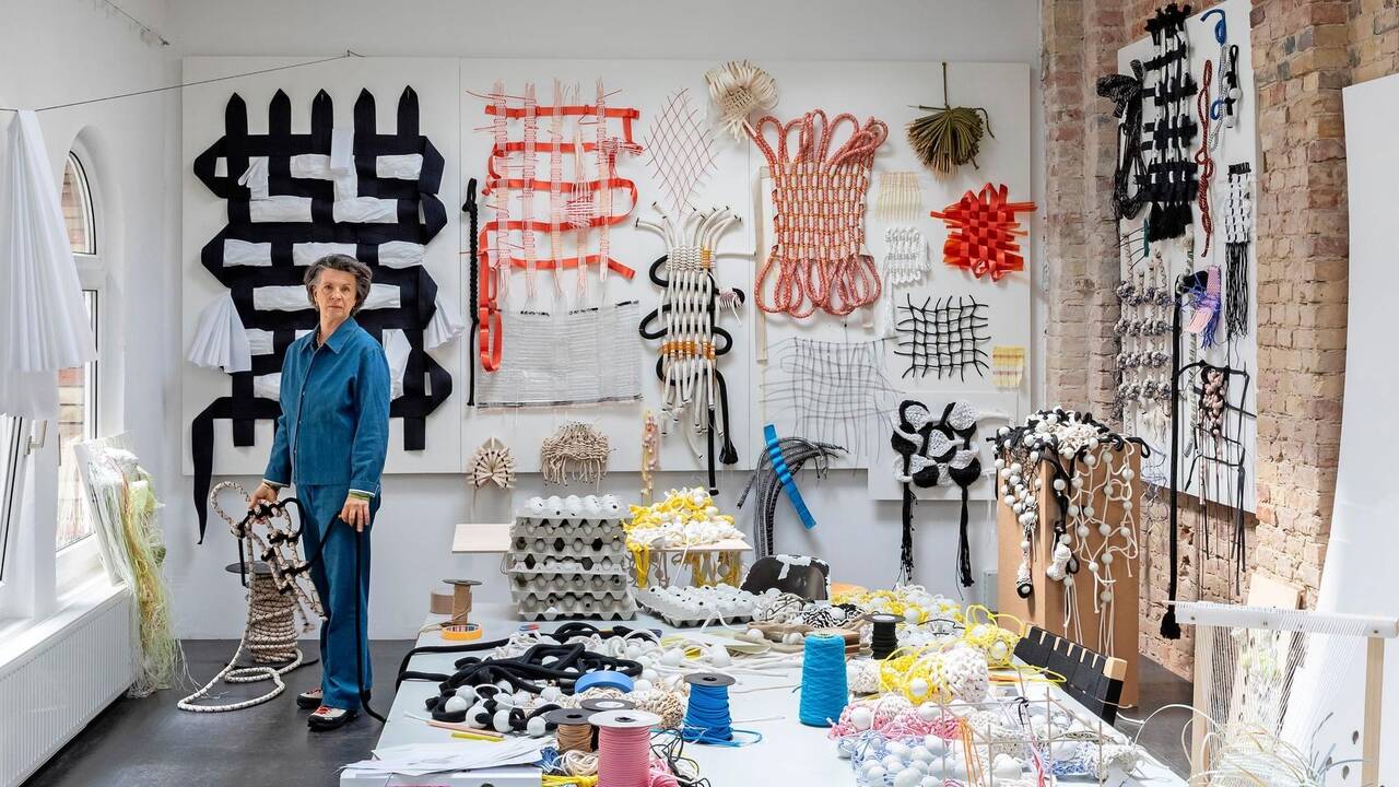 «Au bout du compte, tout finit à la décharge»: Du design à l’art, Hella Jongerius se bat contre la destruction de notre monde