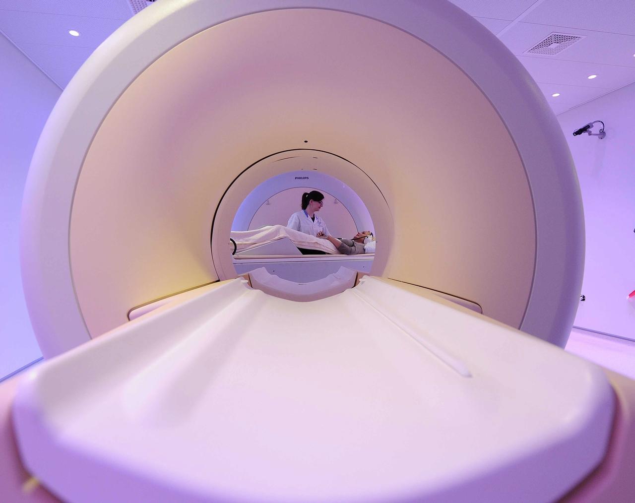 Image d'un scanner à l'Hôpital universitaire VUmc d'Amsterdam, aux Pays-Bas, le 16 octobre 2012. [KEYSTONE - LEX VAN LIESHOUT]