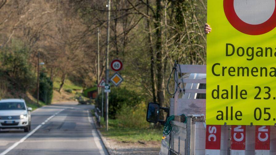 Le Tessin passe à l’acte et gèle l’argent à destination des communes frontalières. L’Italie proteste