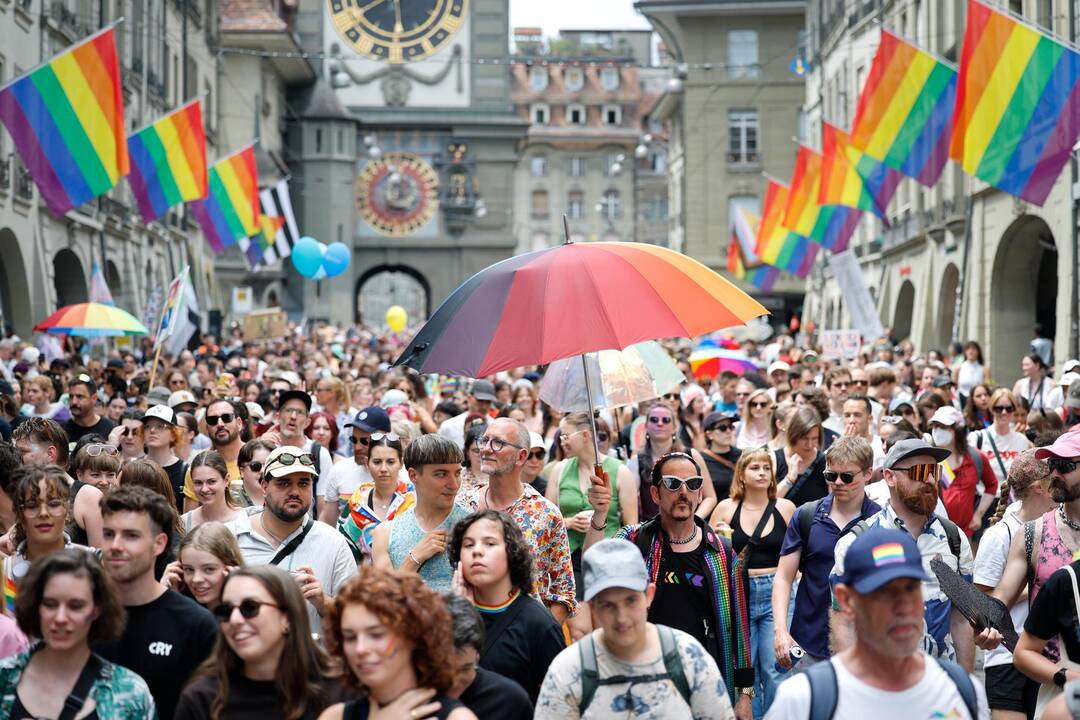 La Pride rassemble des milliers de personnes à Berne
