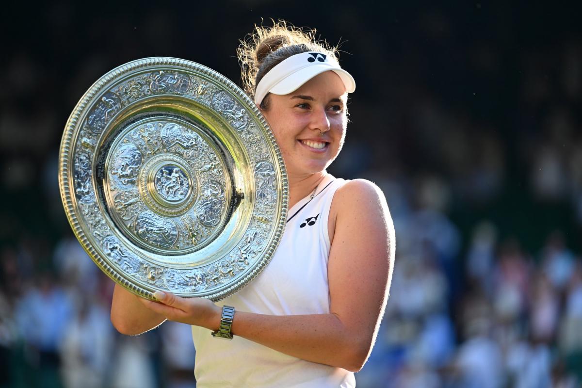 La consécration de Linda Noskova : malgré une énorme défaillance dans la deuxième manche, la Tchèque de 21 ans a remporté remporté son premier Grand Chelem à Wimbledon