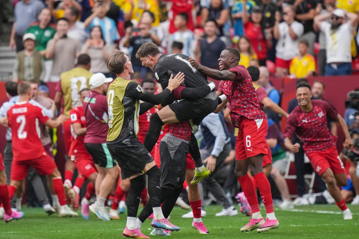 « Quand il a appris qu'il serait numéro 1, il a eu les larmes aux yeux » : le gardien de la Suisse Gregor Kobel rattrape le temps perdu à la Coupe du monde