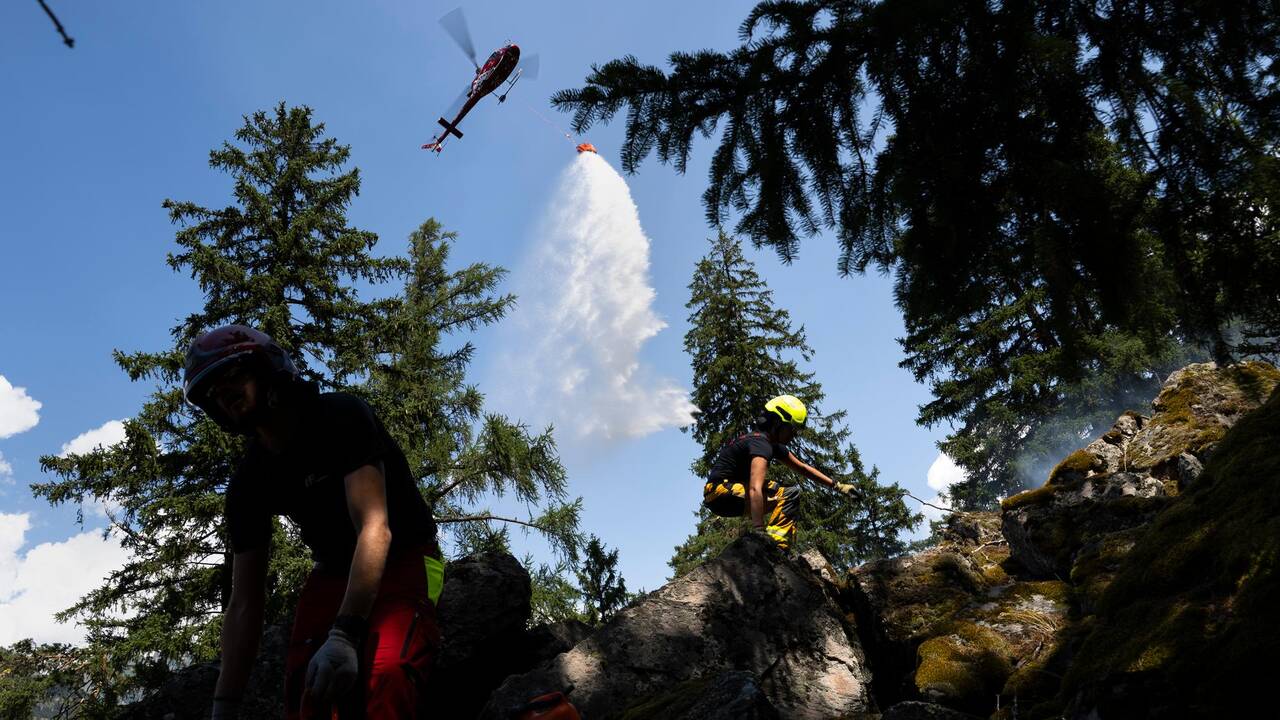 Dans le Haut-Valais, des pompiers bernois se préparent à affronter des feux de forêt hors norme