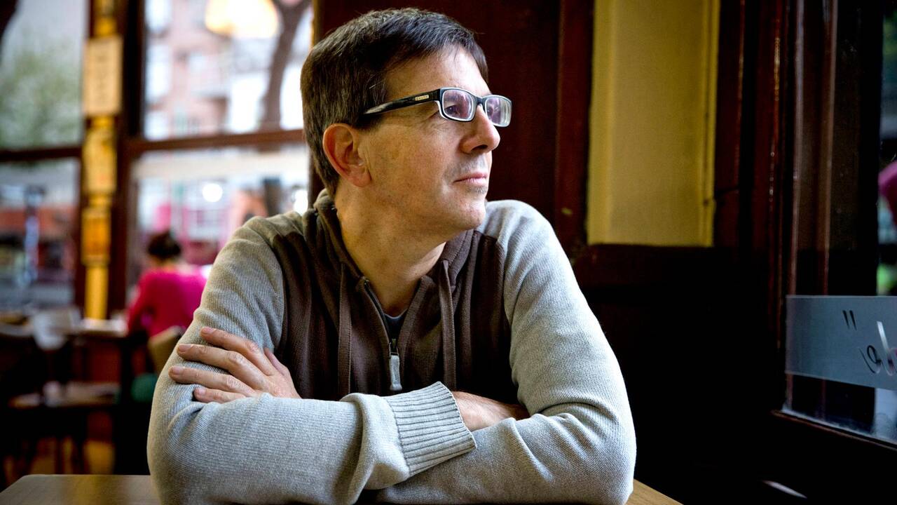 «Faster», de l'auteur Eduardo Berti: une méditation vibrante sur le temps et la vitesse