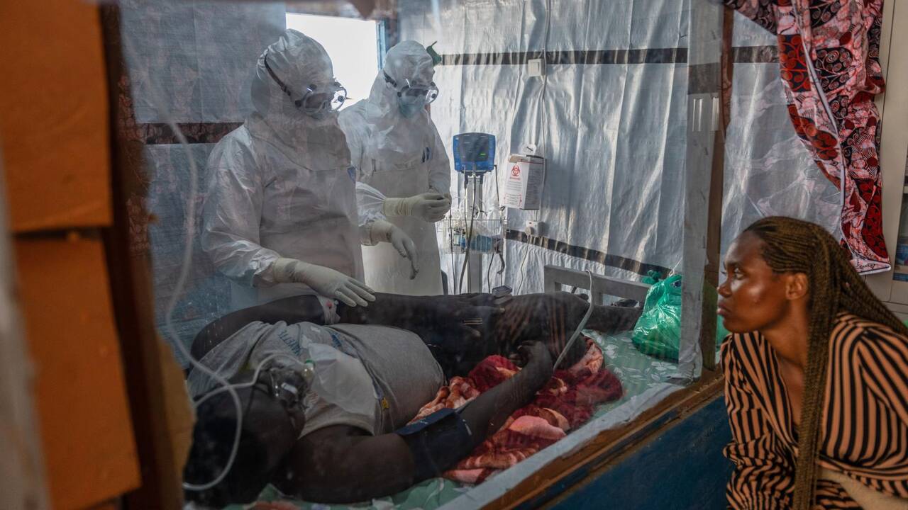 Face à une épidémie d’Ebola particulièrement meurtrière en RDC, la course contre la montre pour déployer de nouveaux vaccins
