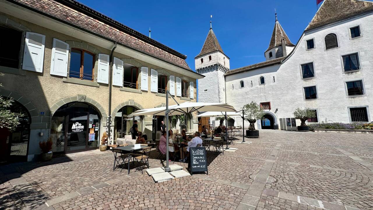 A Nyon, le café bar A Côté joue la carte de la proximité