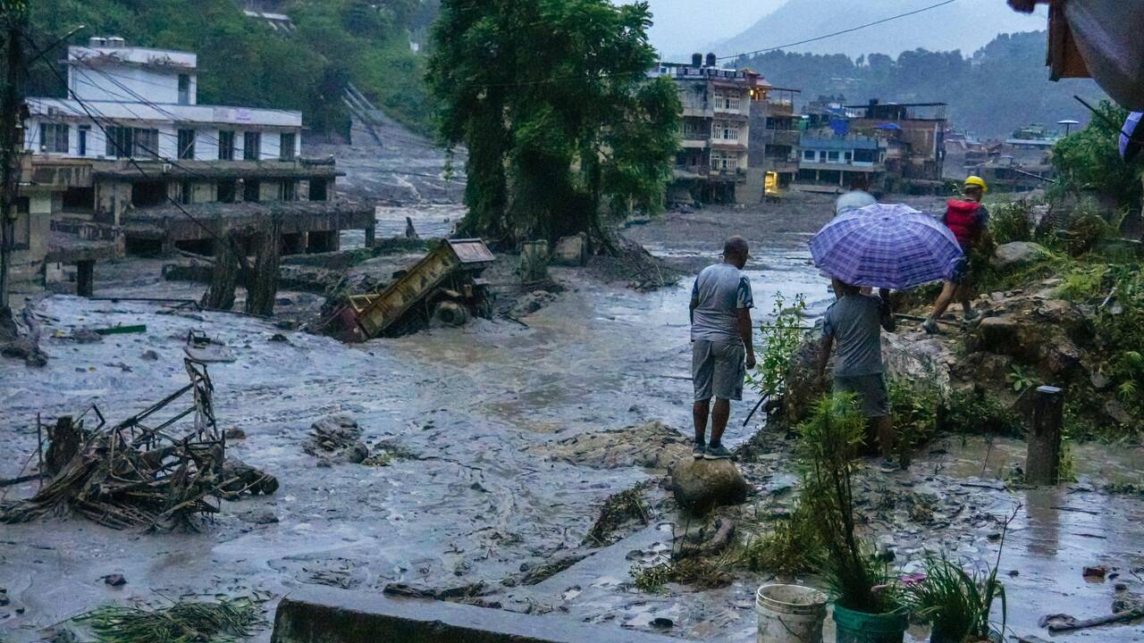 En direct, inondations au Népal et au Tibet – Le bilan de la crue dévastatrice monte à 362 morts et plus de 1400 disparus, une Suissesse secourue